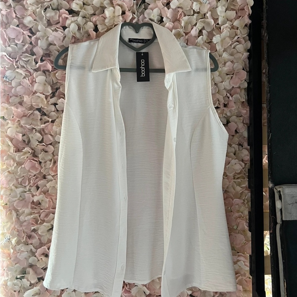 Boohoo Ivory Sleeveless Button Down Shirt